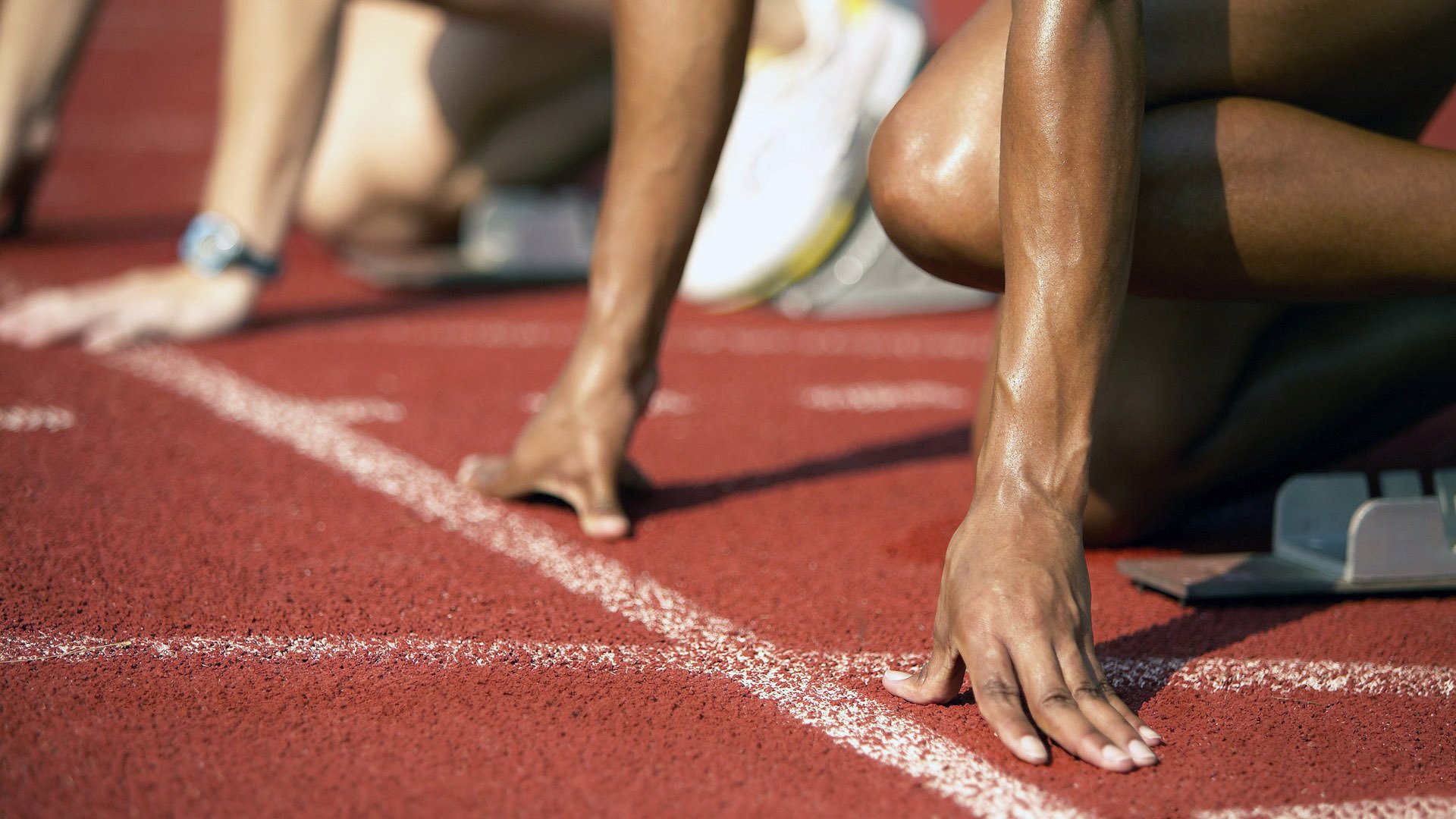 体育新闻中心发布赛事传播AI内容生成策略白皮书，体育新闻赛事报道标题大全